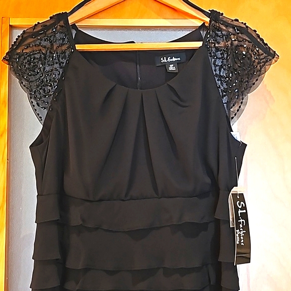 SLNY Dresses & Skirts - 🖤 Black Evening Dress